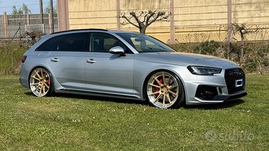 AUDI RS4