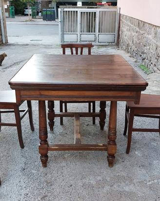 Tavolo in legno