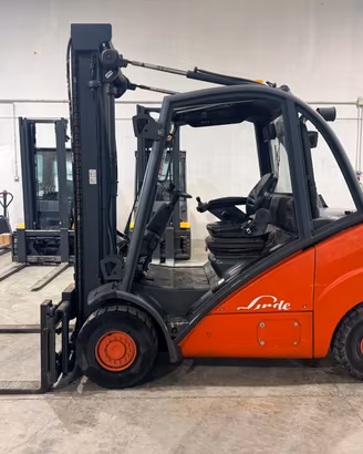 CARRELLO ELEVATORE MULENTTO DIESEL LINDE 30 QUINTA