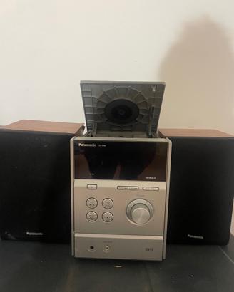 Stereo Panasonic con due casse e telecomando
