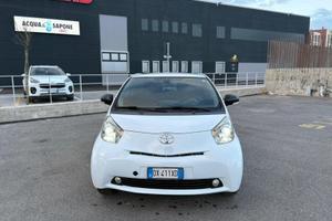 Pari al nuovo toyota