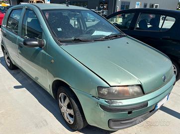FIAT PUNTO per ricambi usati