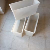 Tre vaschette multiuso in solida plastica