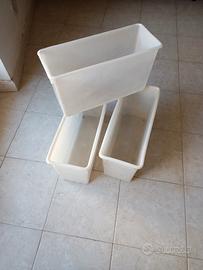 Tre vaschette multiuso in solida plastica