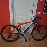 bicicletta per pezzi di ricambio