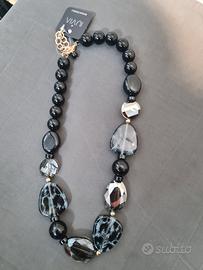 collana perle nere e pietre