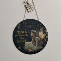 Targa decorativa con fata – realizzata a mano
