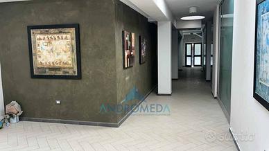 Palazzo / Stabile di 1170 m² a Aversa