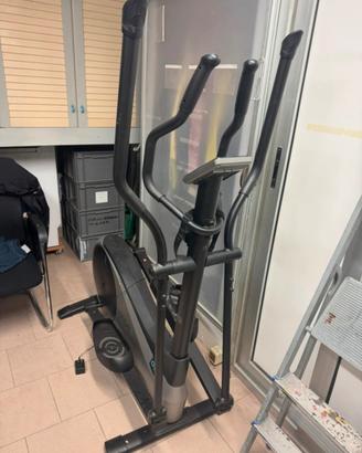 Cross trainer