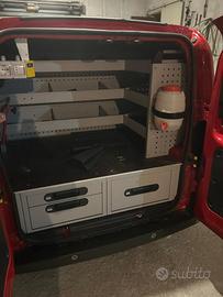 Diaponibile scaffalatura per fiat fiorino