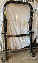 Telaio di protezione per trattore ford