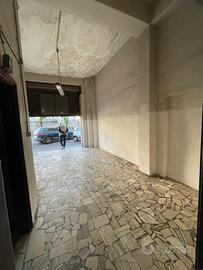 Posto auto con ricarica elettrica