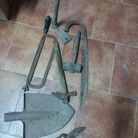 Vecchi attrezzi giardinaggio 