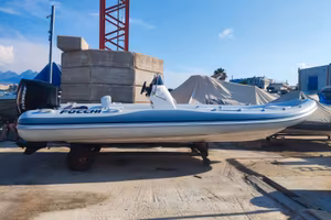 Gommone Focchi 680 + 300 Evinrude ETec G2
