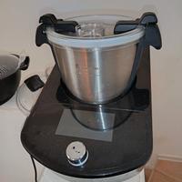 Robot Masterpro ed accessori per cucinare 