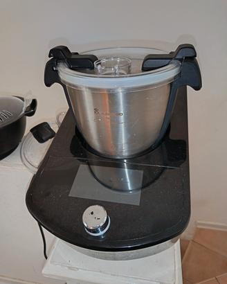 Robot Masterpro ed accessori per cucinare 