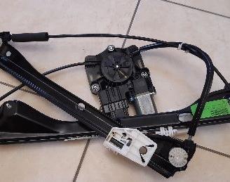 Motor alzavetr ant.sx per Skoda Fabia III 3^ serie