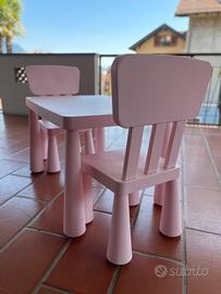 Tavolo rosa MAMMUT ikea con 2 sedie