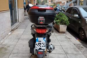 Peugeot LXR 200 scooter