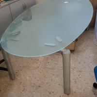 Tavolo riunioni in Vetro Smerigliato 