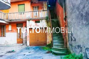 Casa indipendente di 370 m² a Gandino