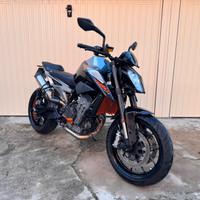 KTM Duke 790