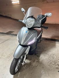 BEVERLY 300 ABS/ASR 2018