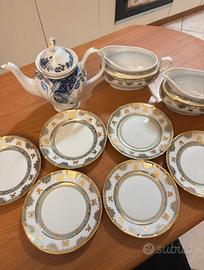Set 6 piatti e teiera in porcellana Dorohoi