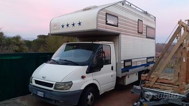 Furgone Ford con Cellula Abitativa