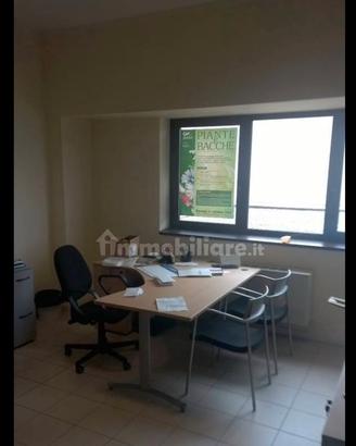 Ufficio arredato Ostra