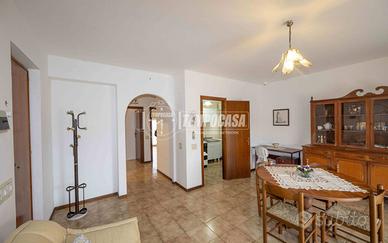 Appartamento posto al primo piano a Torre Faro