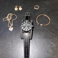 Orologio con cinturino in pelle