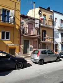 Abitazione con cantina a Guardialfiera