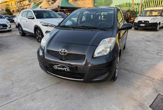 TOYOTA Yaris 1.0 5 porte Now