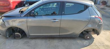 Sportelli sinistri Lancia y 2015