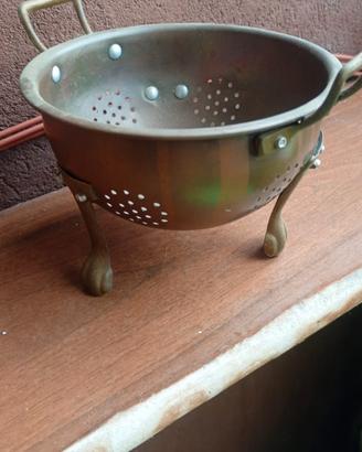 scolapasta vintage rame per uso decorativo 