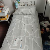 Lettino Ikea bimbo completo di materasso e sponde