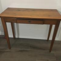 Tavolino in noce e casssa panca in noce