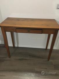 Tavolino in noce e casssa panca in noce