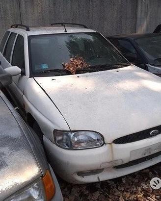 Ford Escort Station Wagon Demolita - Per Ricambi