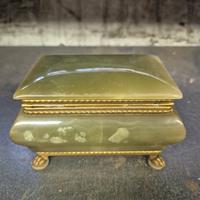 portagioie in marmo di onice 