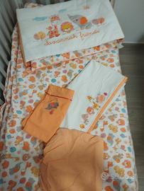 Piumone lenzuola e coprimaterasso lettino bambini
