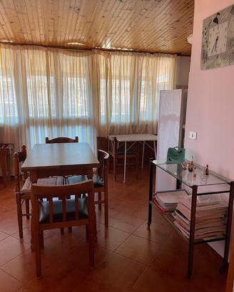 Bilocale + servizi e ampio terrazzo