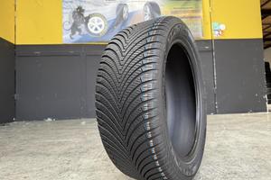 1 Gomma 245/45R18 100Y Kumho 4 Stagioni 95%residui