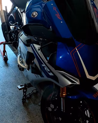 Yamaha r1  giugno 2016 km 11500