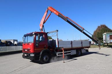IVECO EUROCARGO 150 E 23 CON GRU FASSI