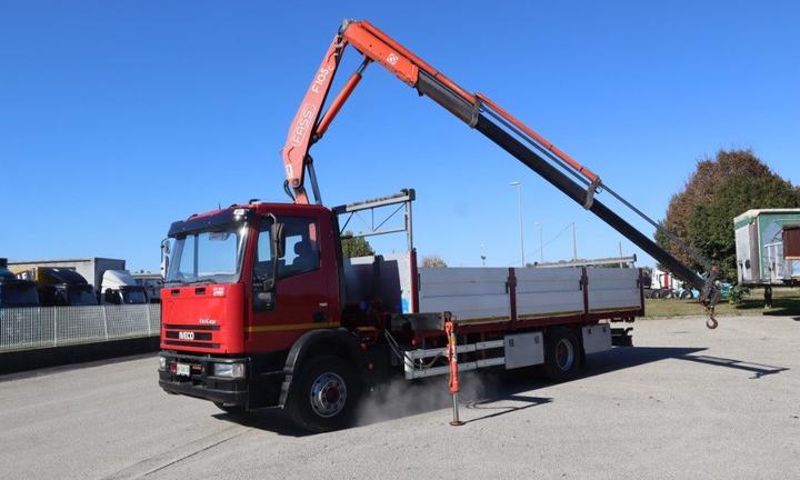 IVECO EUROCARGO 150 E 23 CON GRU FASSI