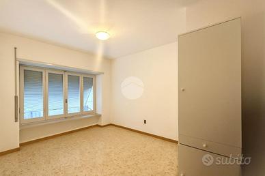 2 LOCALI A SAN BENEDETTO DEL TRONTO