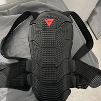 Paraschiena Dainese Manis D1