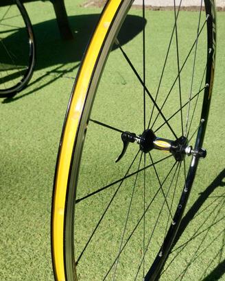 ruota completa Mavic da corsa 